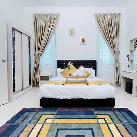 Desaru 16Pax Family With Private Mini Pool & Jacuzzi Kota Tinggi Exterior foto
